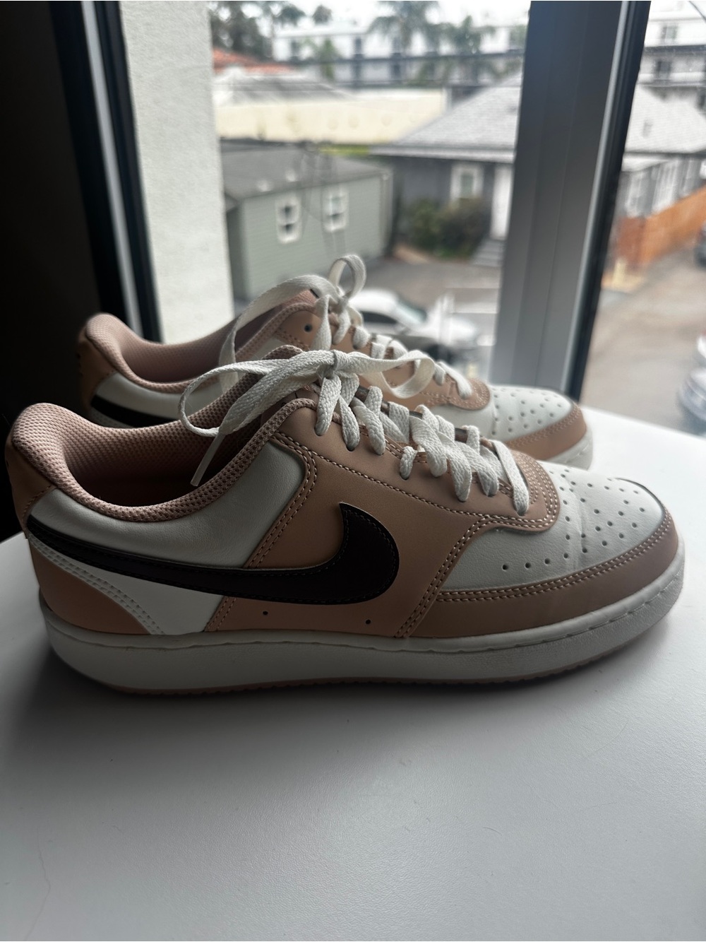 Nike Women's Low-Top Sneakers — Brown and tan
